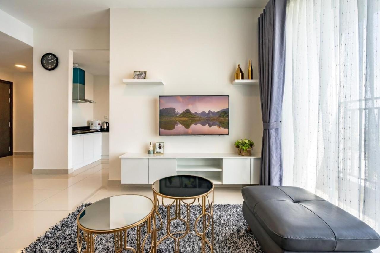 Henry Home - Rivergate Хошимин Экстерьер фото