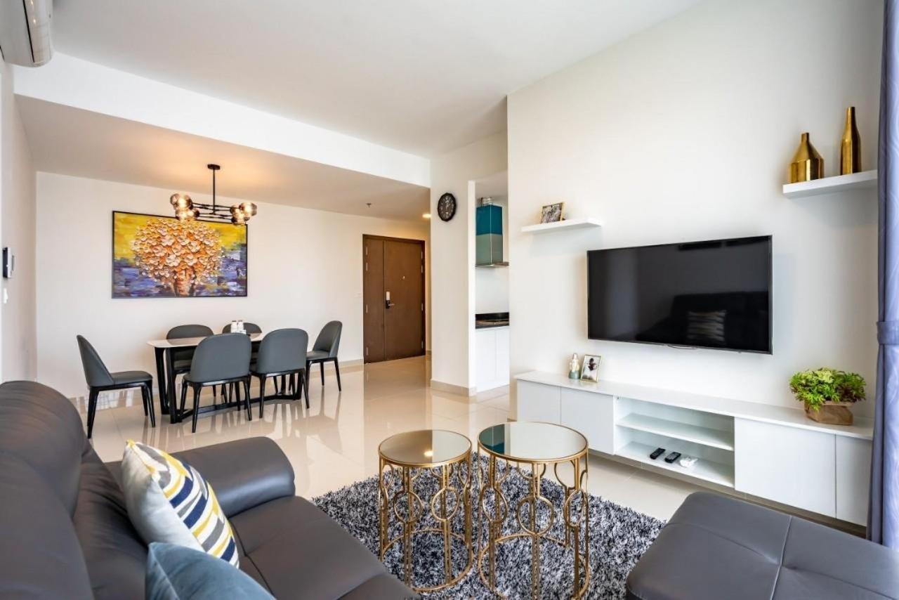 Henry Home - Rivergate Хошимин Экстерьер фото